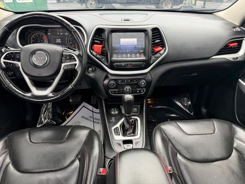 Used 2018 Jeep Cherokee Trailhawk w/ Quick Order Package 27L AWD/4WD image 23