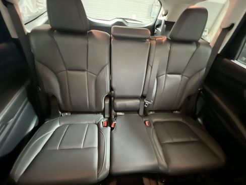 Used 2021 Subaru Ascent Limited AWD/4WD image 33