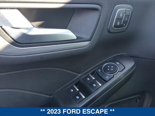 Certified 2023 Ford Escape Platinum w/ Premium Technology Package AWD/4WD image 11