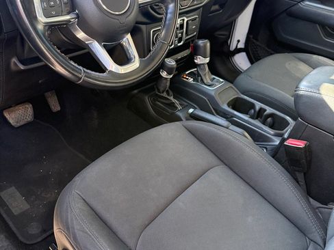Used 2021 Jeep Wrangler Unlimited Sahara AWD/4WD image 6