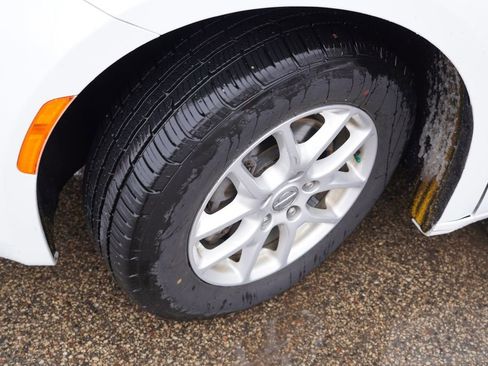 Certified 2017 Chrysler Pacifica LX image 13