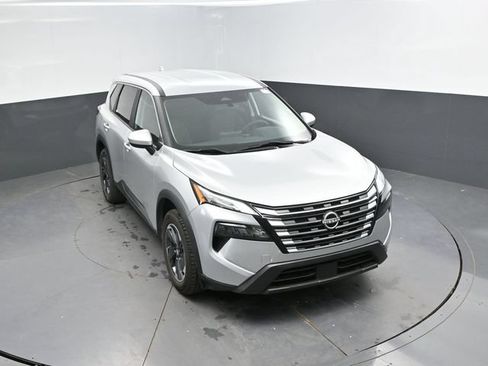 Used 2024 Nissan Rogue SV FWD image 36