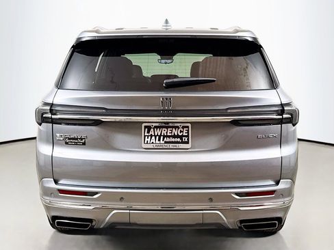 Certified 2025 Buick Enclave Avenir image 5