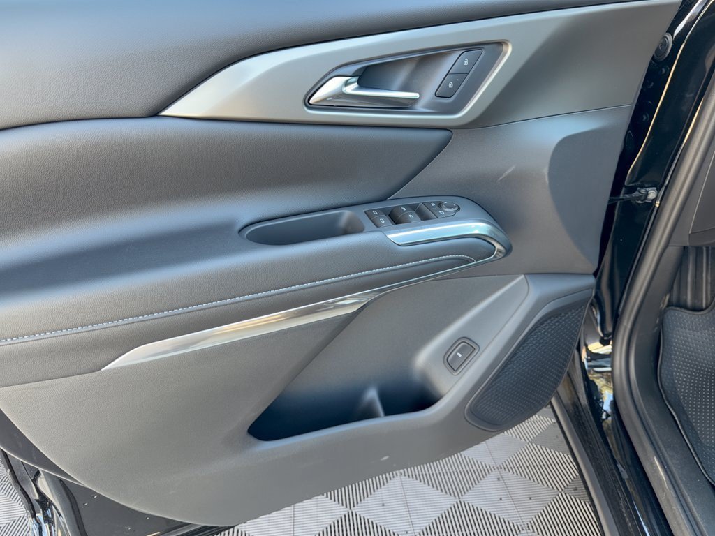New 2027 Chevrolet Traverse RS FWD image 14