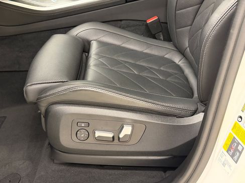Used 2023 BMW X5 xDrive45e w/ M Sport Package image 14