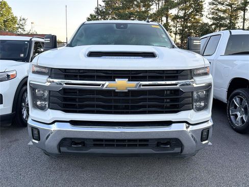 Used 2025 Chevrolet Silverado 2500 LT w/ Convenience Package AWD/4WD image 2