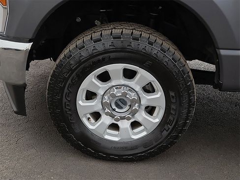Used 2024 Ford F250 XLT w/ FX4 Off-Road Package image 13