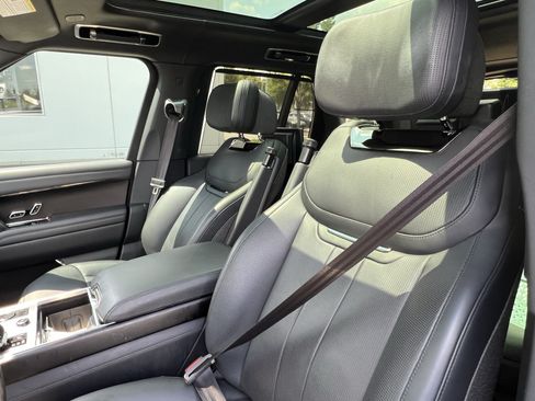 Used 2023 Land Rover Range Rover SV AWD/4WD image 16