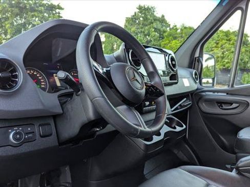 Used 2025 Mercedes-Benz Sprinter 2500 image 22