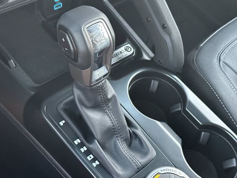 New 2025 Ford Bronco Badlands image 23