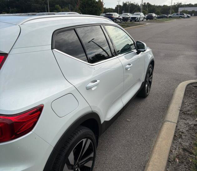 Used 2024 Volvo XC40 B5 Plus w/ Protection Package Premier AWD/4WD image 2
