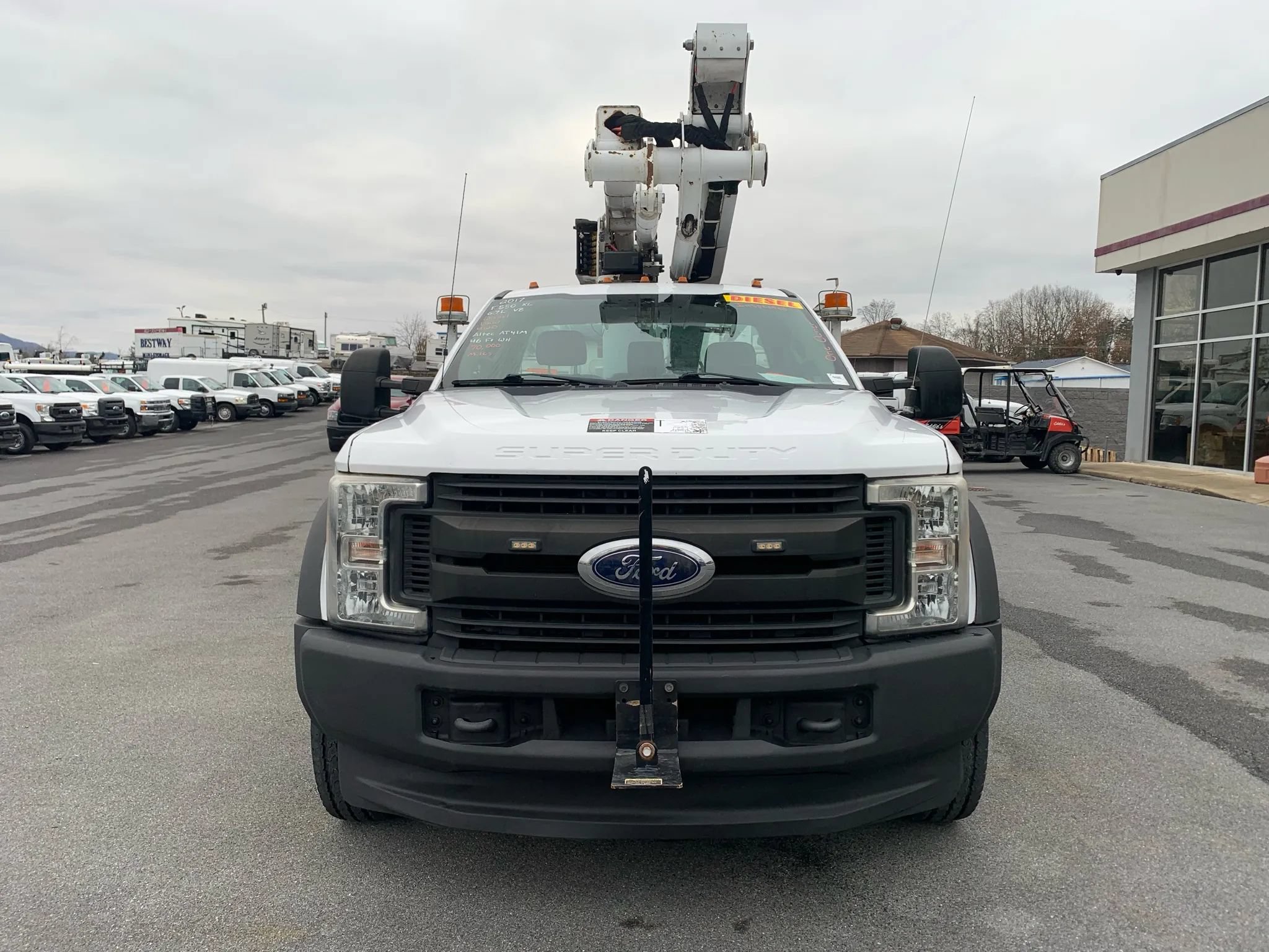 Used 2017 Ford F550 4x4 Regular Cab Super Duty image 2