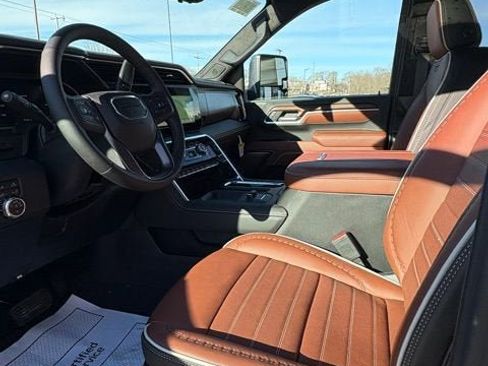 New 2026 GMC Sierra 2500 Denali Ultimate w/ Max Trailering Package image 15
