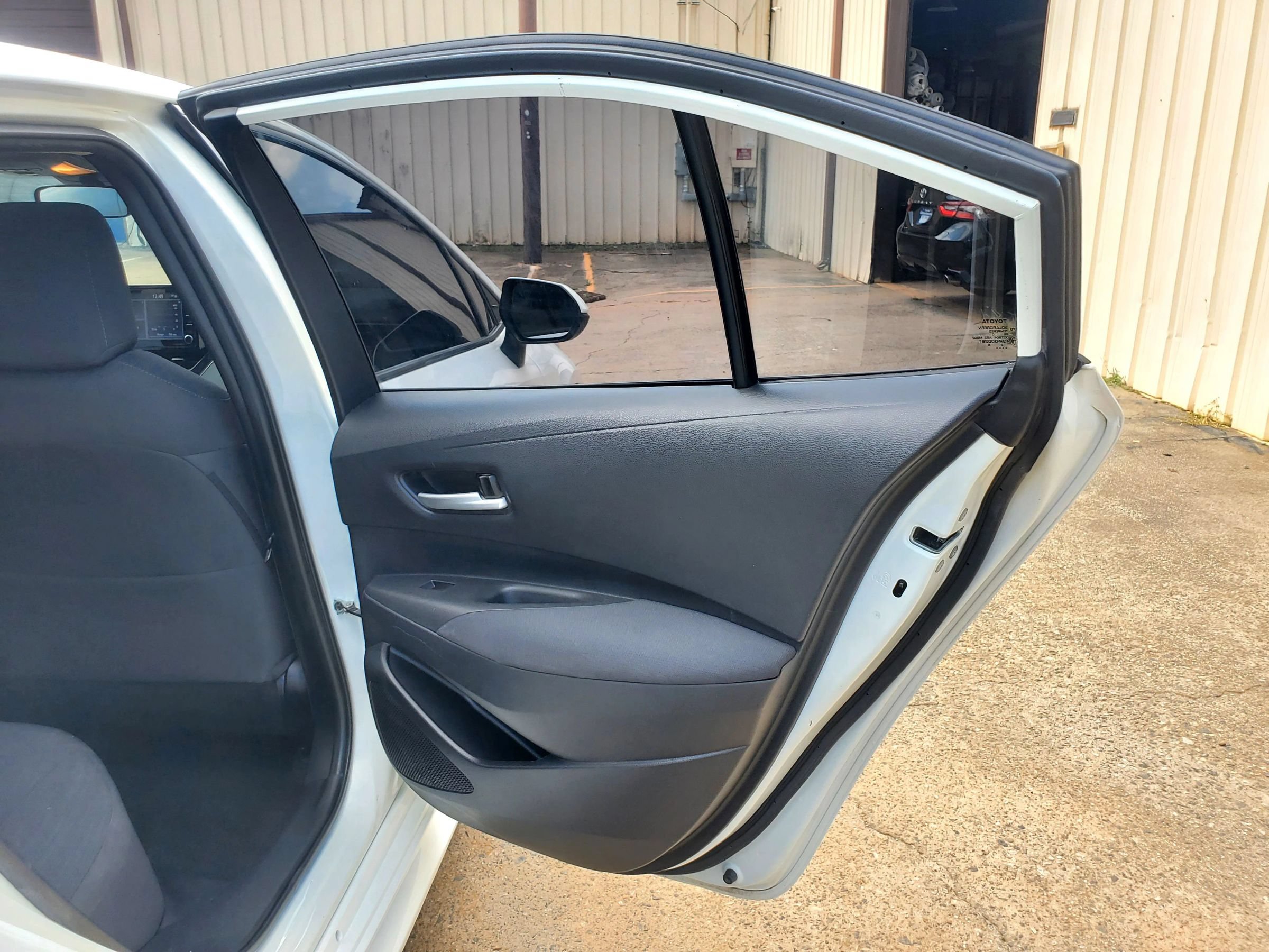 Used 2021 Toyota Corolla LE FWD image 23