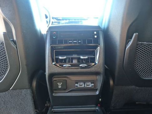 Used 2021 Jeep Grand Cherokee L Laredo image 13