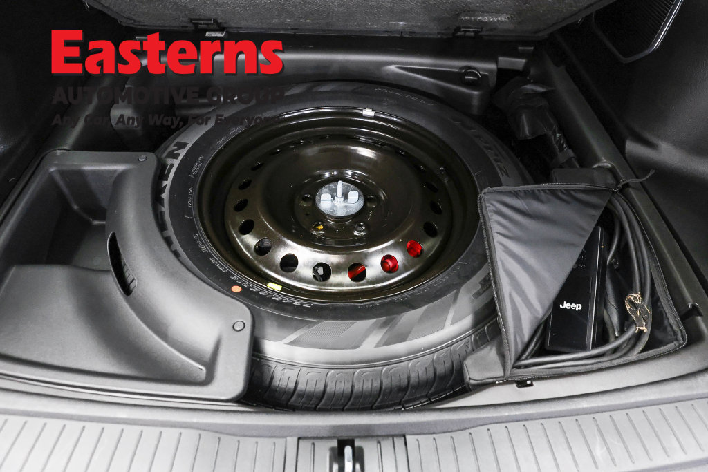Used 2023 Jeep Grand Cherokee 4WD 4xe image 28