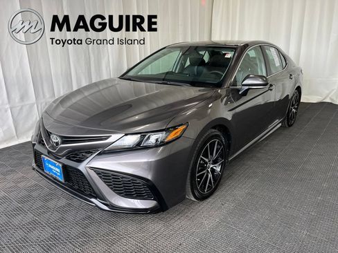 Used 2023 Toyota Camry SE AWD/4WD image 1