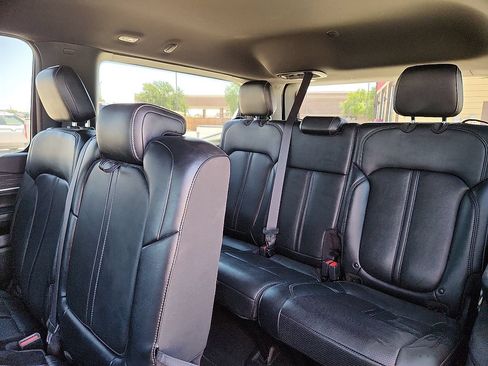 Used 2024 Jeep Wagoneer Series II w/ Flexible Seating Group AWD/4WD image 5