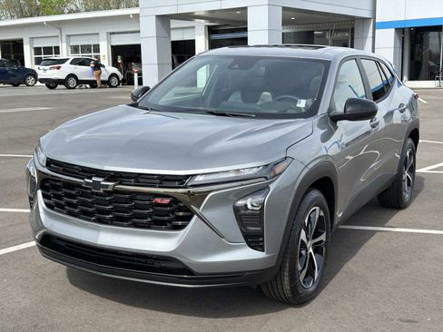 New 2026 Chevrolet Trax RS w/ Sunroof Package FWD image 10