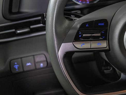 Used 2022 Hyundai Elantra SEL w/ Cargo Package image 31