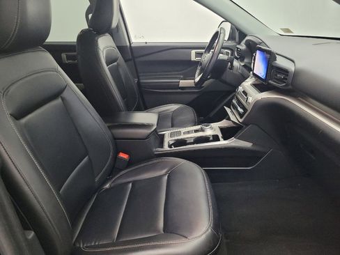 Used 2022 Ford Explorer XLT w/ Equipment Group 202A image 21