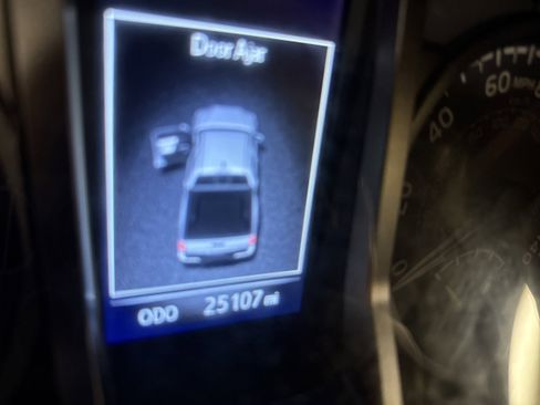 Used 2023 Toyota Tacoma TRD Sport image 5