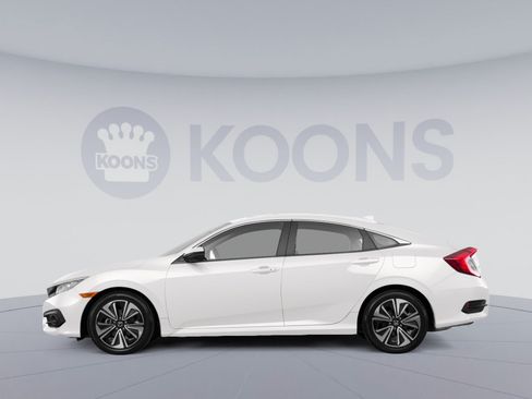 Used 2018 Honda Civic EX image 2