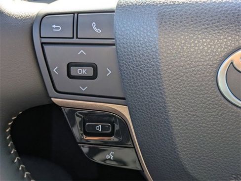 Certified 2025 Toyota Crown Limited image 26