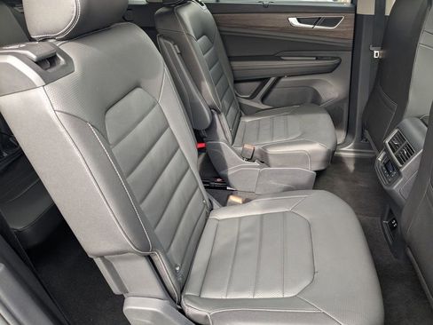 Used 2025 Volkswagen Atlas SEL AWD/4WD image 31