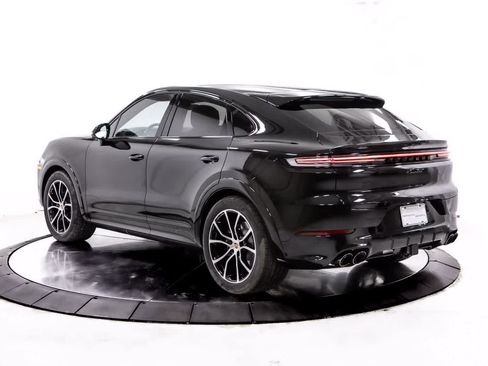Certified 2026 Porsche Cayenne Coupe AWD/4WD image 3
