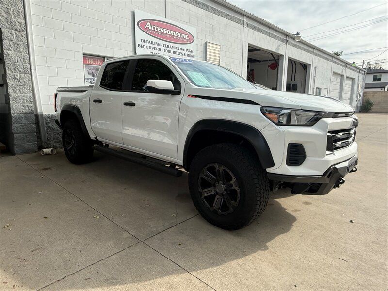Used 2024 Chevrolet Colorado W/T AWD/4WD image 4