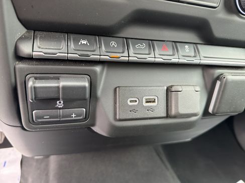 Used 2024 Chevrolet Silverado 1500 Custom AWD/4WD image 20