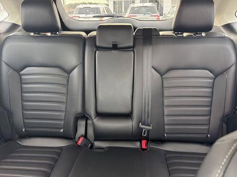 Used 2024 Ford Edge SEL image 15