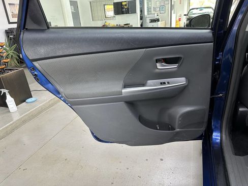 Used 2012 Toyota Prius V image 12