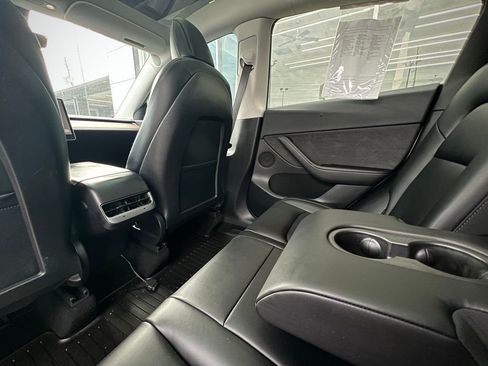 Used 2021 Tesla Model Y Long Range image 19