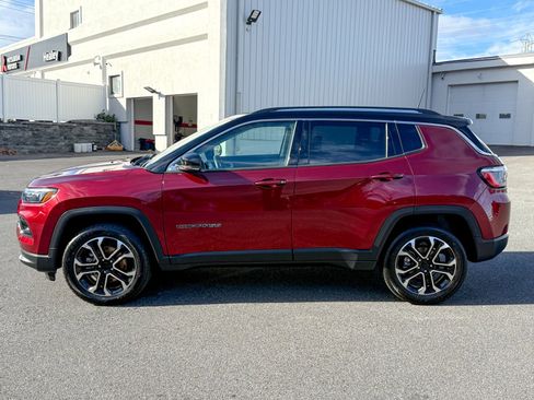 Used 2022 Jeep Compass Limited image 4