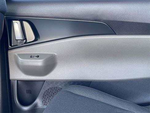 New 2026 Kia Carnival LX image 20