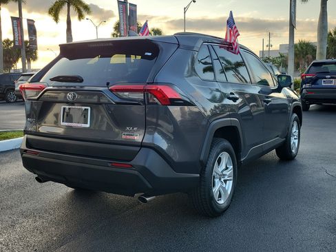 Used 2021 Toyota RAV4 XLE image 11