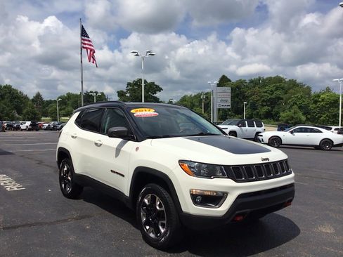 Used 2017 Jeep Compass Trailhawk w/ Popular Equipment Group AWD/4WD image 3