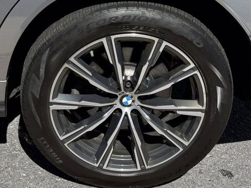 Used 2025 BMW X6 xDrive40i w/ Climate Comfort Package AWD/4WD image 12