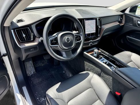 Used 2023 Volvo XC60 B5 Plus w/ Climate Package AWD/4WD image 2