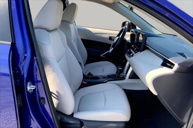 Certified 2025 Toyota Corolla Cross LE FWD image 9