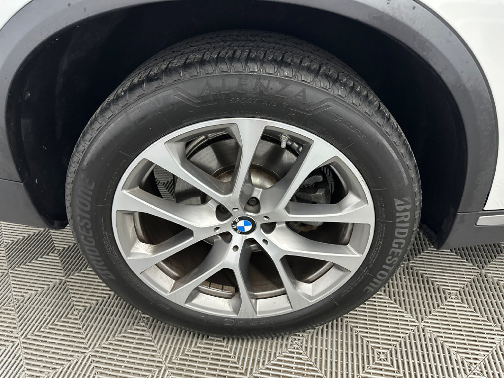 Used 2022 BMW X5 sDrive40i w/ Premium Package RWD image 19