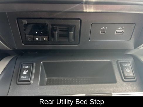 Used 2021 Nissan Titan SV w/ SV Convenience Package AWD/4WD image 31