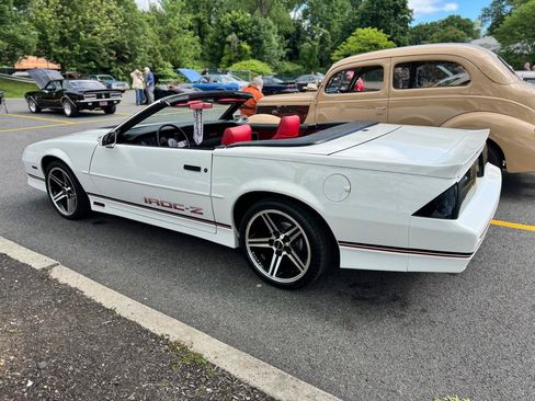 Used 1988 Chevrolet Camaro LT RWD image 2