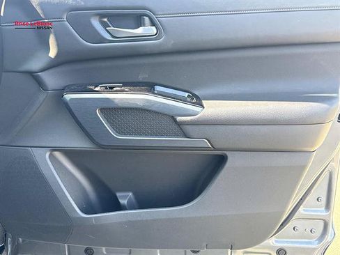 Certified 2025 Nissan Pathfinder SL FWD image 12