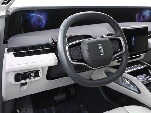 New 2026 Lincoln Nautilus Reserve AWD/4WD image 12