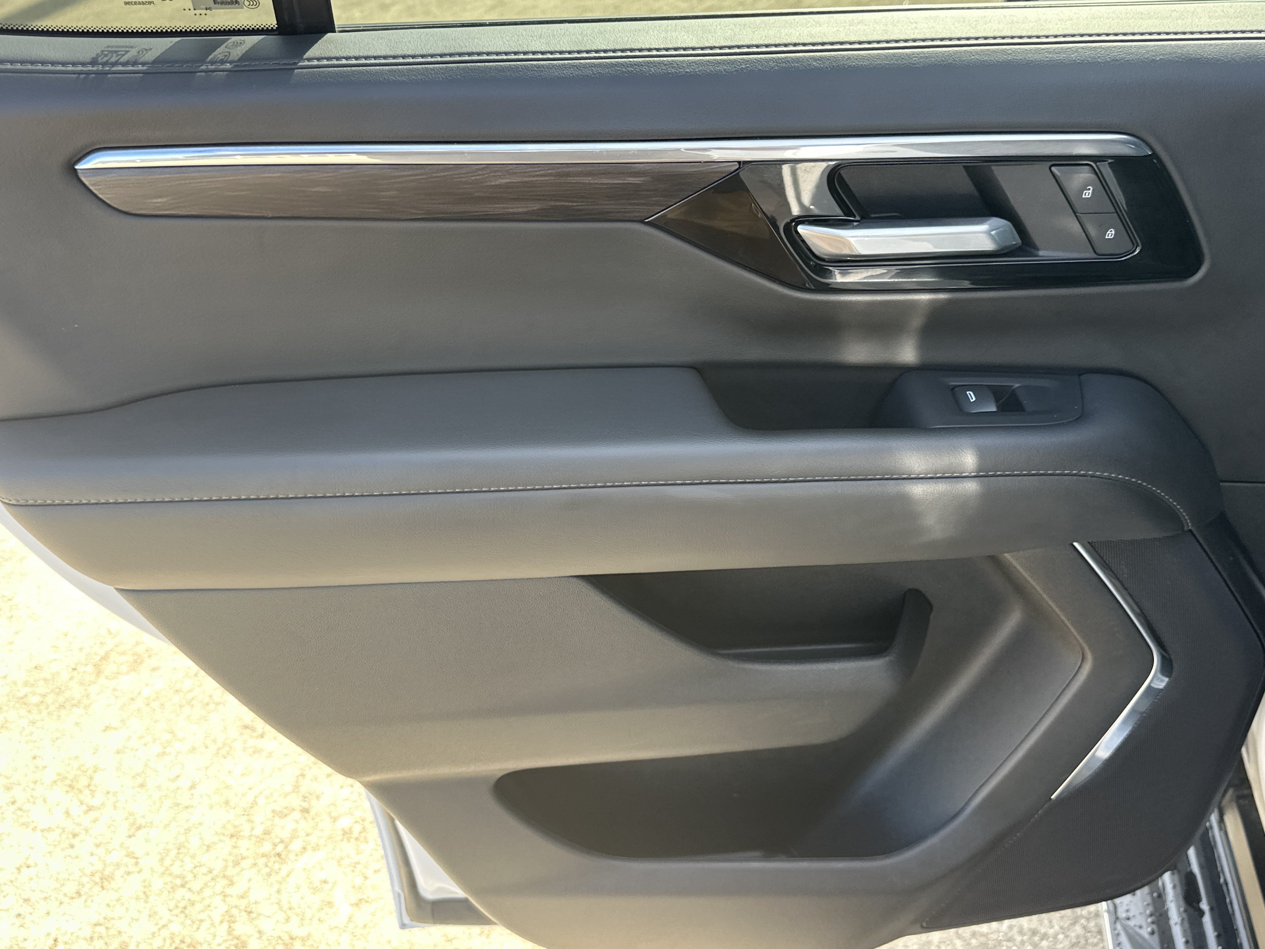 Certified 2025 Chevrolet Tahoe LT AWD/4WD image 24