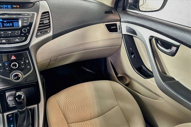 Used 2015 Hyundai Elantra SE FWD image 19