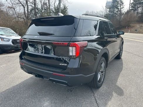 New 2026 Ford Explorer ST-Line w/ ST-Line Street Pack image 3